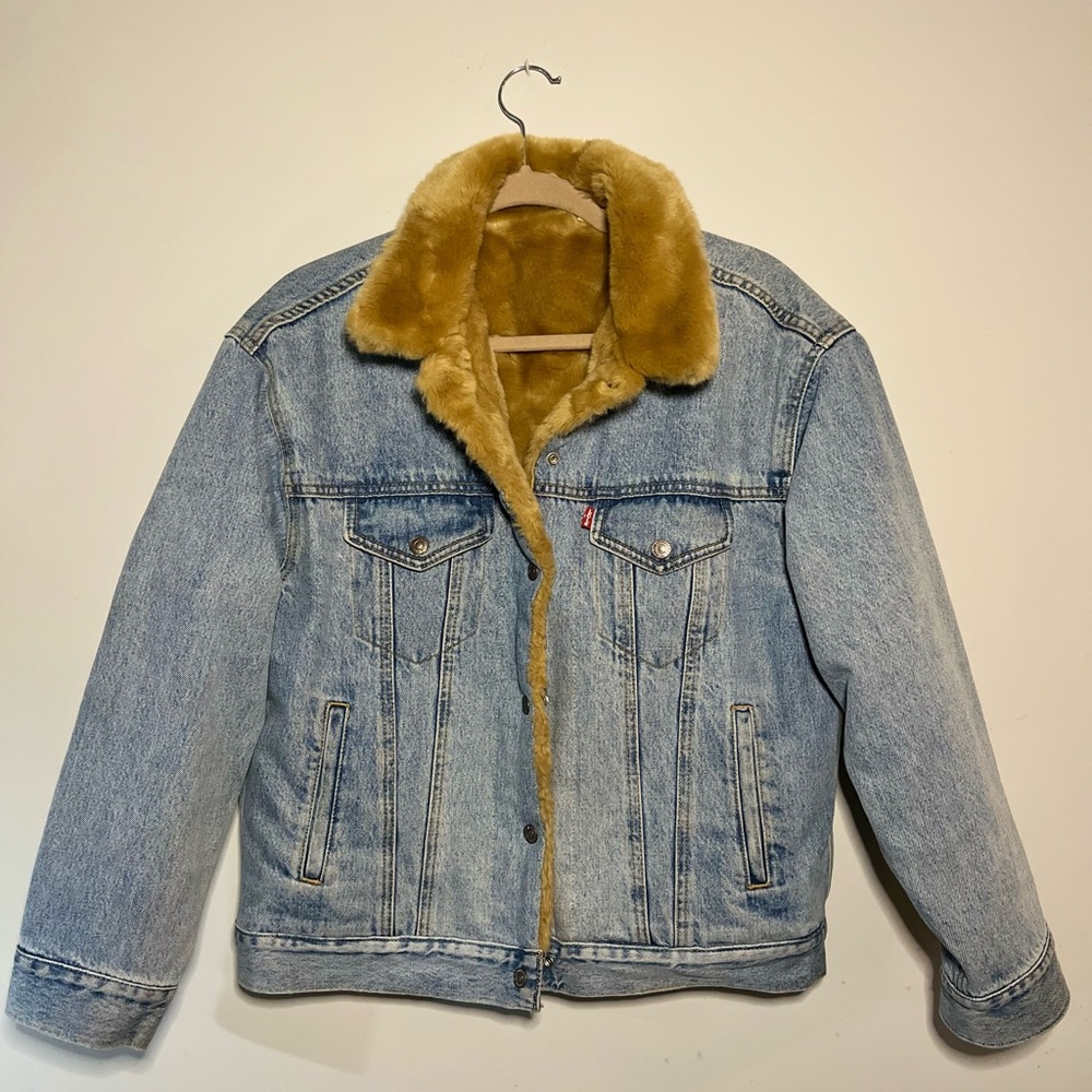 Levi’s Premium Original Denim Trucker Jacket w/ Reversible Faux Fur - Size Small